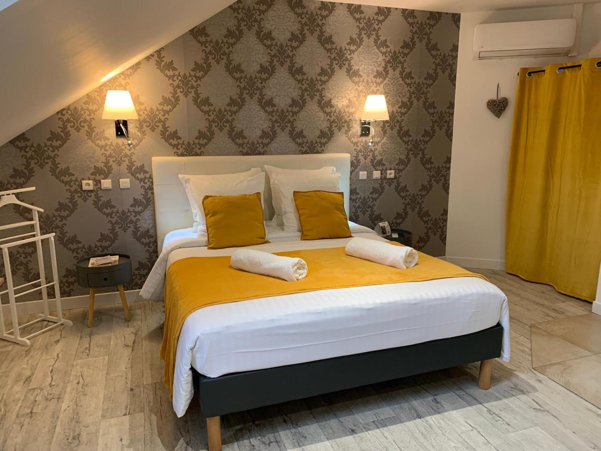 Hotel The Originals Le Manoir De Pierre Levée 4*